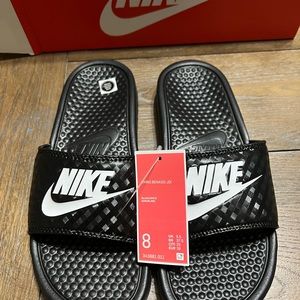Nike slides (women’s)